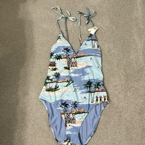 Women’s one piece bathing suit